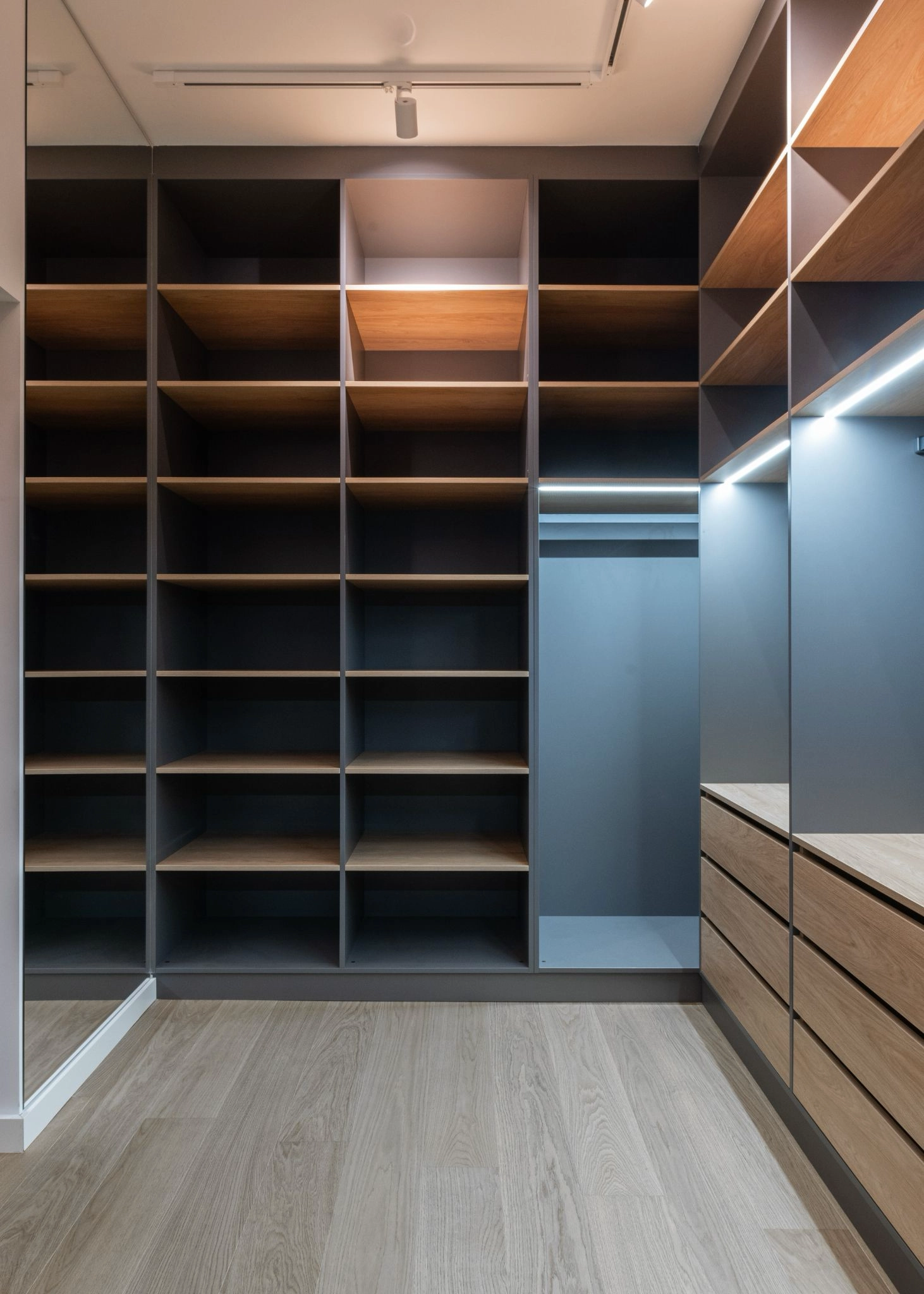 Dressing sur mesure optimiser chaque centimètre de votre espace bois