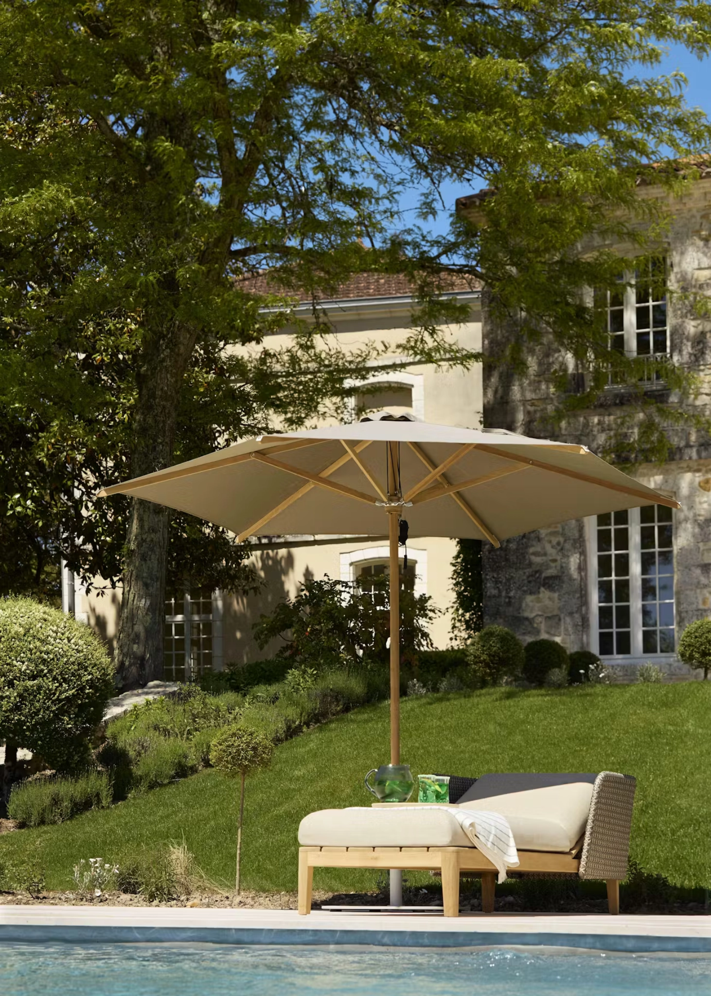 mobilier de jardin - parasol haut de gamme - royal botania - maisonna